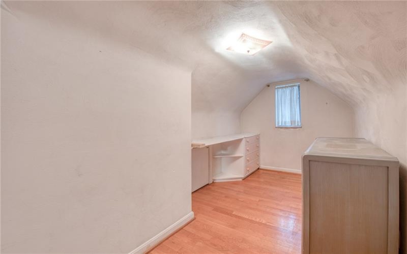 209 Glenview Drive, New Kensington, 15068, 3 Bedrooms Bedrooms, 9 Rooms Rooms,2.1 BathroomsBathrooms,Residential,For Sale,Glenview Drive,1769244
