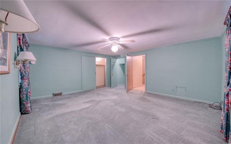 209 Glenview Drive, New Kensington, 15068, 3 Bedrooms Bedrooms, 9 Rooms Rooms,2.1 BathroomsBathrooms,Residential,For Sale,Glenview Drive,1769244