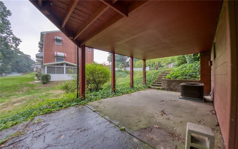 209 Glenview Drive, New Kensington, 15068, 3 Bedrooms Bedrooms, 9 Rooms Rooms,2.1 BathroomsBathrooms,Residential,For Sale,Glenview Drive,1769244