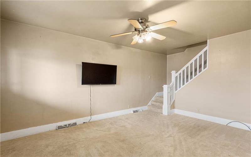 512 Center Ave, Charleroi, 15022, 2 Bedrooms Bedrooms, 5 Rooms Rooms,2 BathroomsBathrooms,Residential,For Sale,Center Ave,1769260