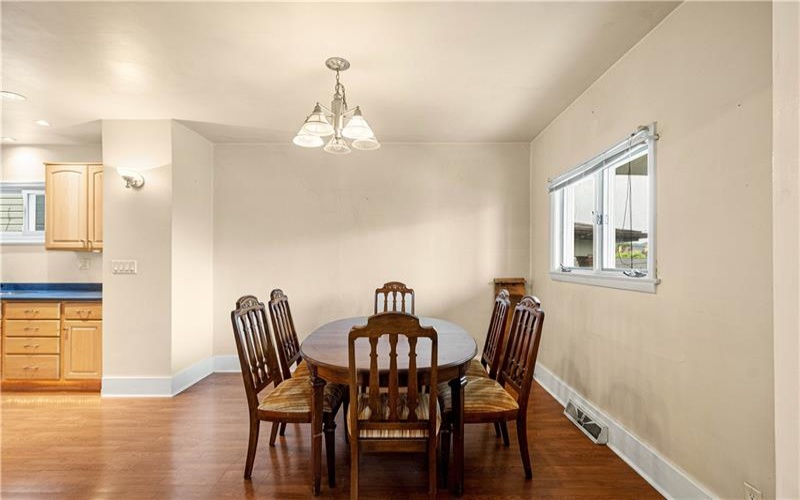 512 Center Ave, Charleroi, 15022, 2 Bedrooms Bedrooms, 5 Rooms Rooms,2 BathroomsBathrooms,Residential,For Sale,Center Ave,1769260