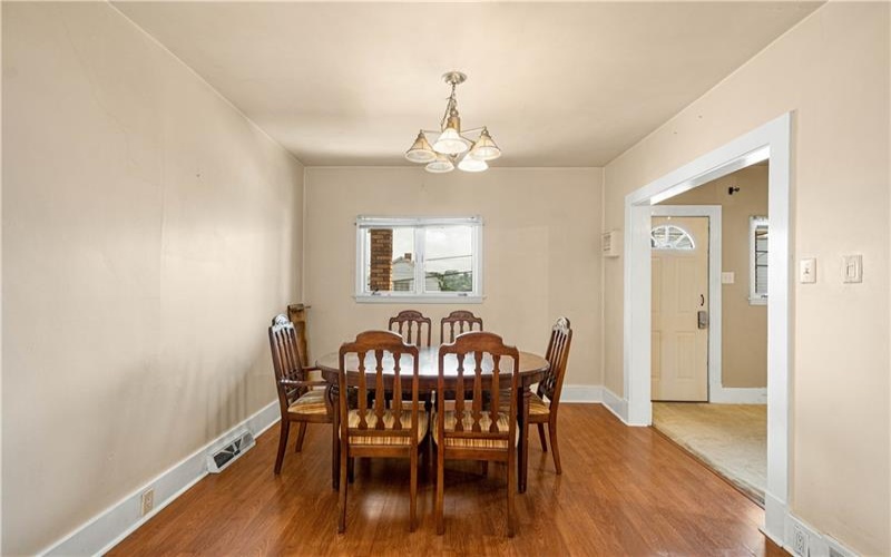 512 Center Ave, Charleroi, 15022, 2 Bedrooms Bedrooms, 5 Rooms Rooms,2 BathroomsBathrooms,Residential,For Sale,Center Ave,1769260