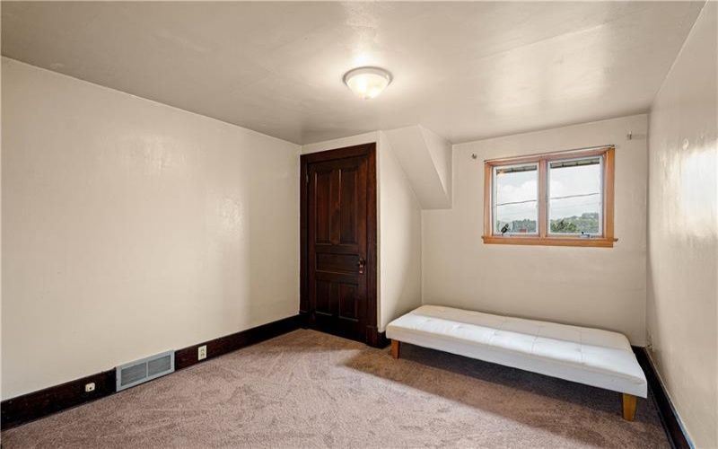 512 Center Ave, Charleroi, 15022, 2 Bedrooms Bedrooms, 5 Rooms Rooms,2 BathroomsBathrooms,Residential,For Sale,Center Ave,1769260