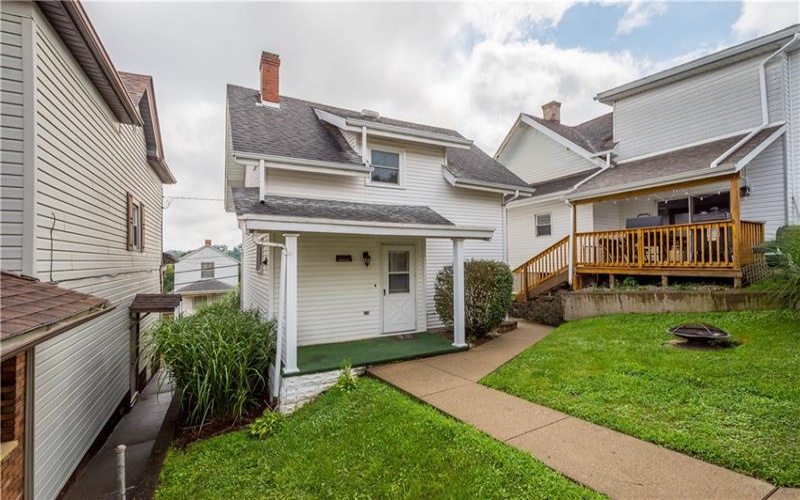 512 Center Ave, Charleroi, 15022, 2 Bedrooms Bedrooms, 5 Rooms Rooms,2 BathroomsBathrooms,Residential,For Sale,Center Ave,1769260