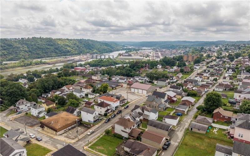 512 Center Ave, Charleroi, 15022, 2 Bedrooms Bedrooms, 5 Rooms Rooms,2 BathroomsBathrooms,Residential,For Sale,Center Ave,1769260