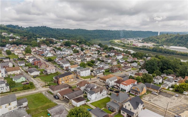 512 Center Ave, Charleroi, 15022, 2 Bedrooms Bedrooms, 5 Rooms Rooms,2 BathroomsBathrooms,Residential,For Sale,Center Ave,1769260