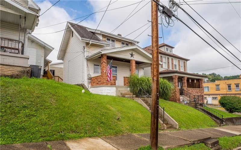 512 Center Ave, Charleroi, 15022, 2 Bedrooms Bedrooms, 5 Rooms Rooms,2 BathroomsBathrooms,Residential,For Sale,Center Ave,1769260