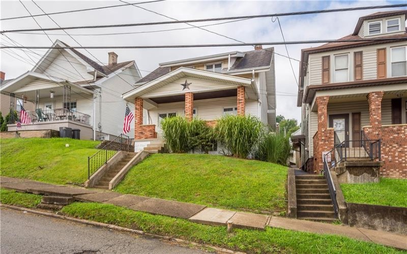 512 Center Ave, Charleroi, 15022, 2 Bedrooms Bedrooms, 5 Rooms Rooms,2 BathroomsBathrooms,Residential,For Sale,Center Ave,1769260