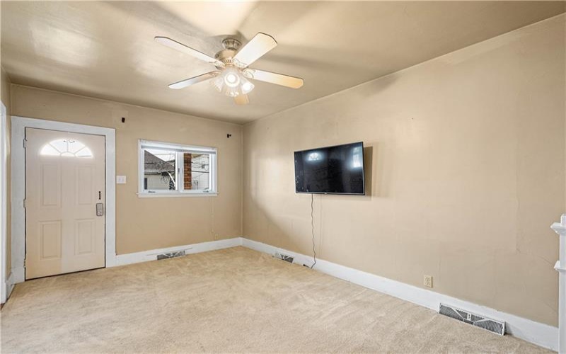 512 Center Ave, Charleroi, 15022, 2 Bedrooms Bedrooms, 5 Rooms Rooms,2 BathroomsBathrooms,Residential,For Sale,Center Ave,1769260