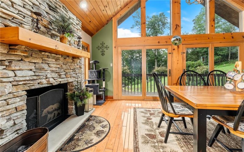 25 Deer Lake Trl, Chalk Hill, 15421, 2 Bedrooms Bedrooms, ,2 BathroomsBathrooms,Residential,For Sale,Deer Lake Trl,1769289