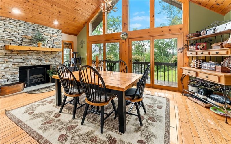 25 Deer Lake Trl, Chalk Hill, 15421, 2 Bedrooms Bedrooms, ,2 BathroomsBathrooms,Residential,For Sale,Deer Lake Trl,1769289