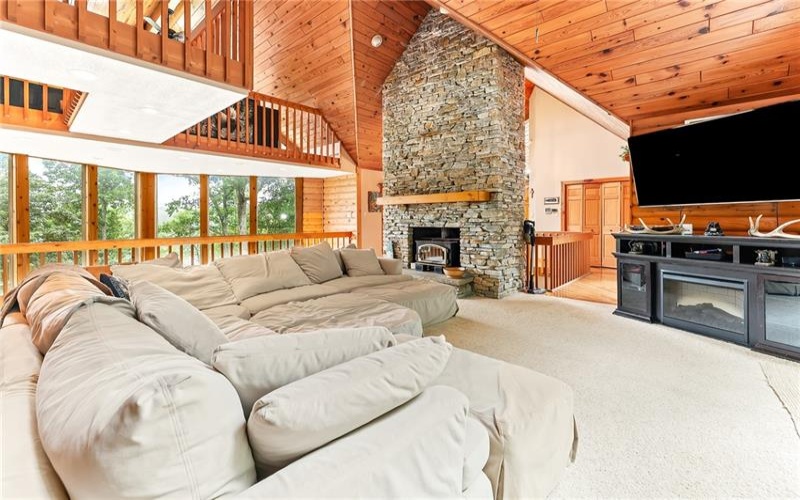25 Deer Lake Trl, Chalk Hill, 15421, 2 Bedrooms Bedrooms, ,2 BathroomsBathrooms,Residential,For Sale,Deer Lake Trl,1769289