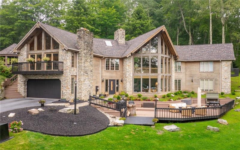 25 Deer Lake Trl, Chalk Hill, 15421, 2 Bedrooms Bedrooms, ,2 BathroomsBathrooms,Residential,For Sale,Deer Lake Trl,1769289