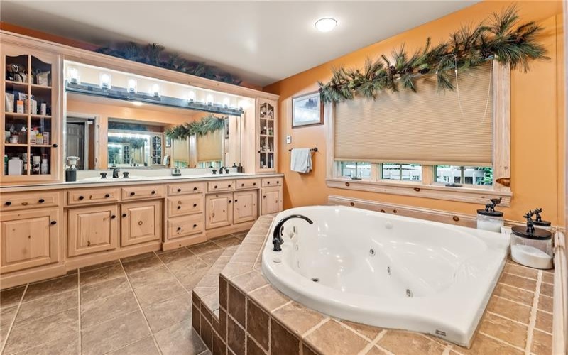 25 Deer Lake Trl, Chalk Hill, 15421, 2 Bedrooms Bedrooms, ,2 BathroomsBathrooms,Residential,For Sale,Deer Lake Trl,1769289