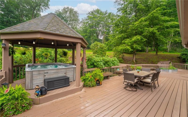 25 Deer Lake Trl, Chalk Hill, 15421, 2 Bedrooms Bedrooms, ,2 BathroomsBathrooms,Residential,For Sale,Deer Lake Trl,1769289