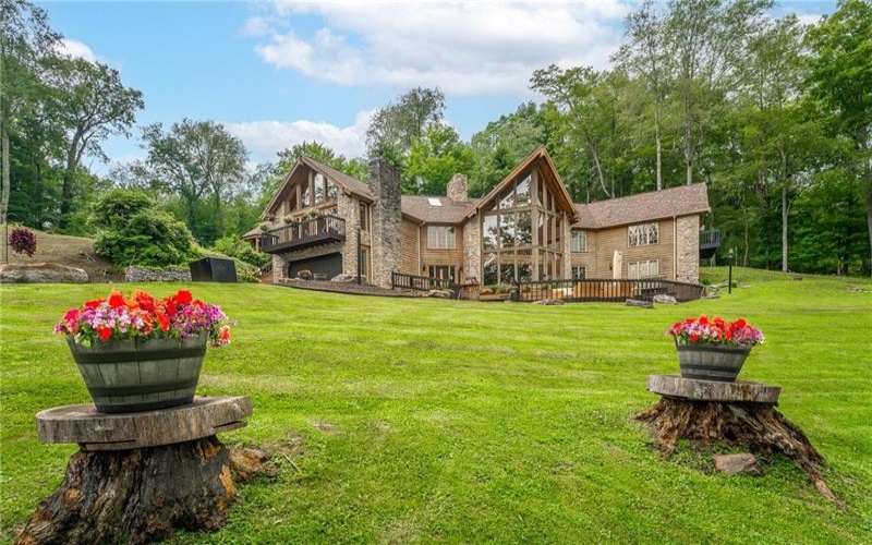 25 Deer Lake Trl, Chalk Hill, 15421, 2 Bedrooms Bedrooms, ,2 BathroomsBathrooms,Residential,For Sale,Deer Lake Trl,1769289