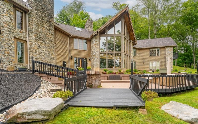 25 Deer Lake Trl, Chalk Hill, 15421, 2 Bedrooms Bedrooms, ,2 BathroomsBathrooms,Residential,For Sale,Deer Lake Trl,1769289