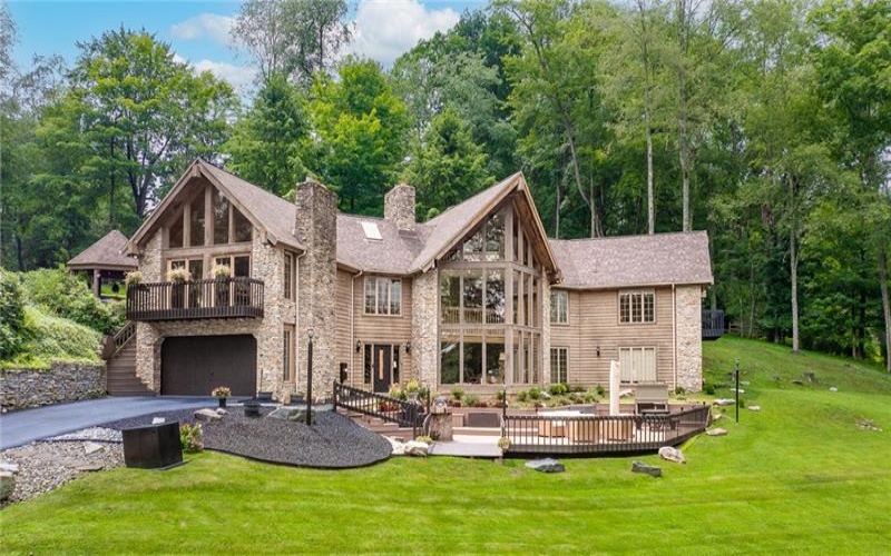 25 Deer Lake Trl, Chalk Hill, 15421, 2 Bedrooms Bedrooms, ,2 BathroomsBathrooms,Residential,For Sale,Deer Lake Trl,1769289