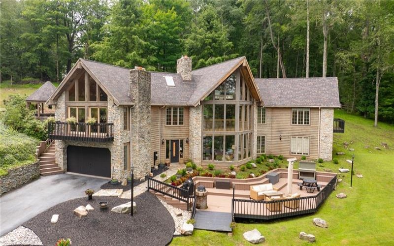25 Deer Lake Trl, Chalk Hill, 15421, 2 Bedrooms Bedrooms, ,2 BathroomsBathrooms,Residential,For Sale,Deer Lake Trl,1769289