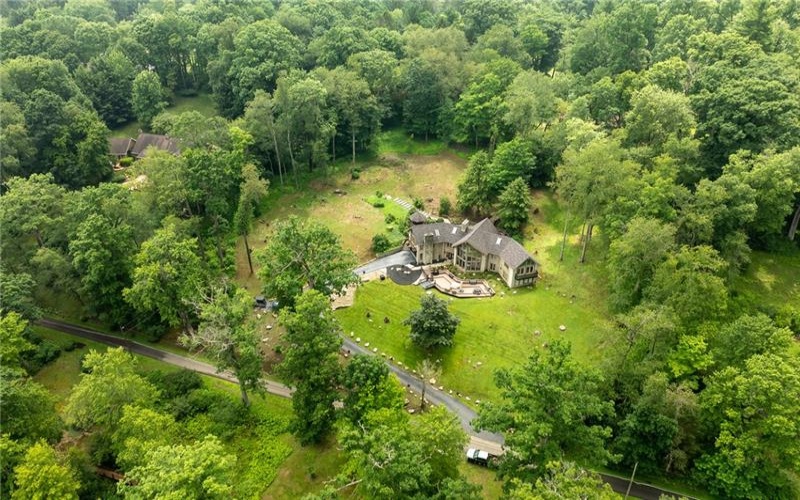 25 Deer Lake Trl, Chalk Hill, 15421, 2 Bedrooms Bedrooms, ,2 BathroomsBathrooms,Residential,For Sale,Deer Lake Trl,1769289