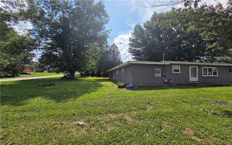 606 Scott Ave, Scottdale, 15683, 3 Bedrooms Bedrooms, ,2 BathroomsBathrooms,Residential,For Sale,Scott Ave,1769395