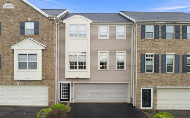 920 Royal Ct, Canonsburg, 15317, 3 Bedrooms Bedrooms, 7 Rooms Rooms,2.1 BathroomsBathrooms,Residential,For Sale,Royal Ct,1769416