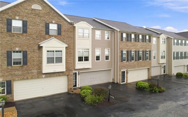 920 Royal Ct, Canonsburg, 15317, 3 Bedrooms Bedrooms, 7 Rooms Rooms,2.1 BathroomsBathrooms,Residential,For Sale,Royal Ct,1769416