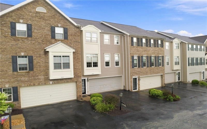 920 Royal Ct, Canonsburg, 15317, 3 Bedrooms Bedrooms, 7 Rooms Rooms,2.1 BathroomsBathrooms,Residential,For Sale,Royal Ct,1769416