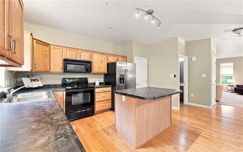920 Royal Ct, Canonsburg, 15317, 3 Bedrooms Bedrooms, 7 Rooms Rooms,2.1 BathroomsBathrooms,Residential,For Sale,Royal Ct,1769416