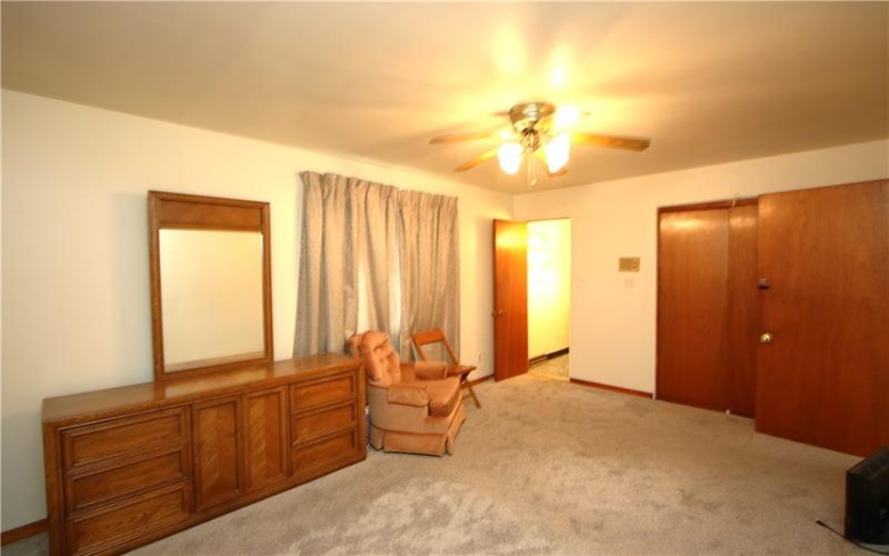 142 3rd Avenue, New Eagle, 15067, 3 Bedrooms Bedrooms, 11 Rooms Rooms,2.1 BathroomsBathrooms,Residential,For Sale,3rd Avenue,1762034