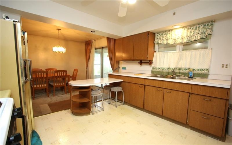 142 3rd Avenue, New Eagle, 15067, 3 Bedrooms Bedrooms, 11 Rooms Rooms,2.1 BathroomsBathrooms,Residential,For Sale,3rd Avenue,1762034