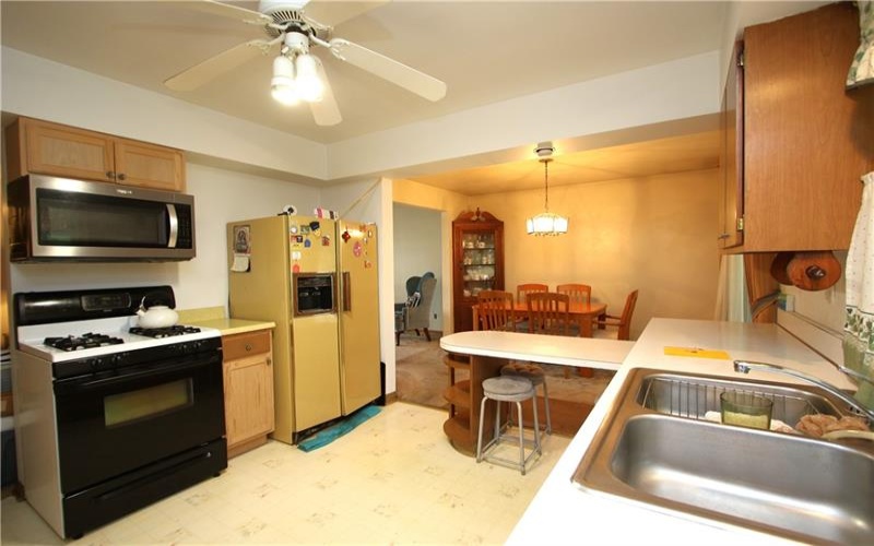 142 3rd Avenue, New Eagle, 15067, 3 Bedrooms Bedrooms, 11 Rooms Rooms,2.1 BathroomsBathrooms,Residential,For Sale,3rd Avenue,1762034