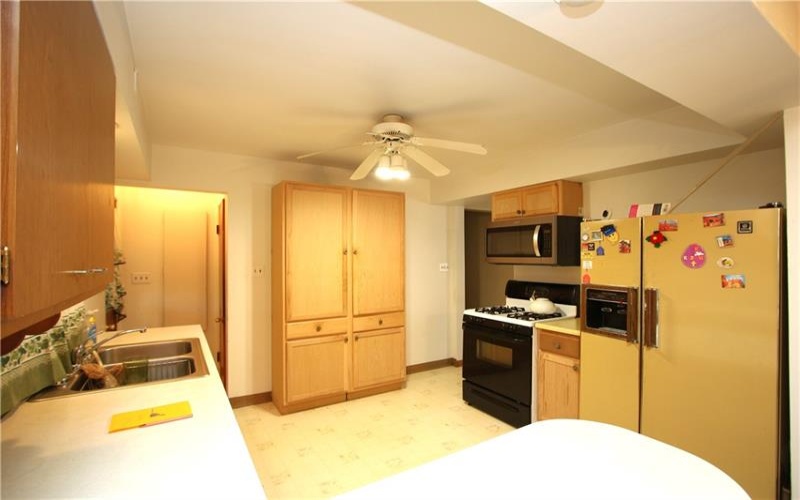 142 3rd Avenue, New Eagle, 15067, 3 Bedrooms Bedrooms, 11 Rooms Rooms,2.1 BathroomsBathrooms,Residential,For Sale,3rd Avenue,1762034