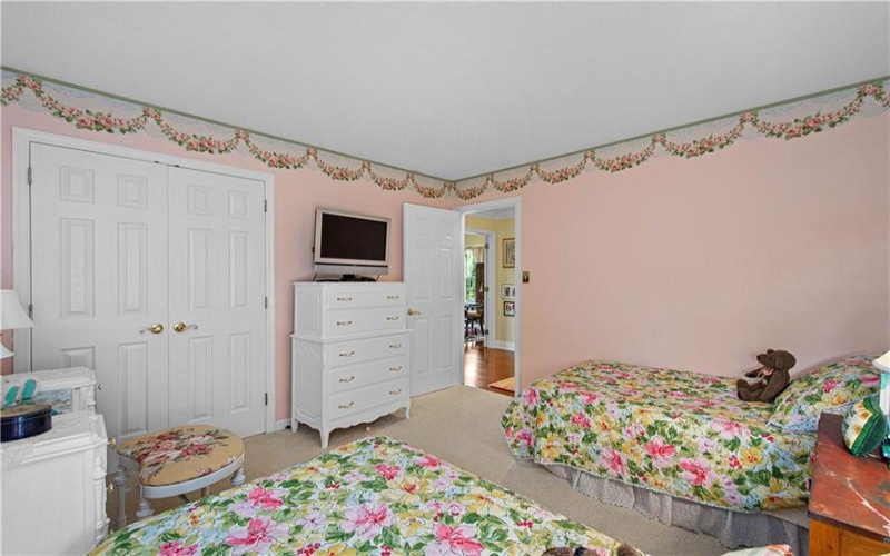 116 Sunrise Lane, Venetia, 15367, 4 Bedrooms Bedrooms, 14 Rooms Rooms,2.1 BathroomsBathrooms,Residential,For Sale,Sunrise Lane,1769163
