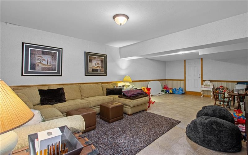 116 Sunrise Lane, Venetia, 15367, 4 Bedrooms Bedrooms, 14 Rooms Rooms,2.1 BathroomsBathrooms,Residential,For Sale,Sunrise Lane,1769163
