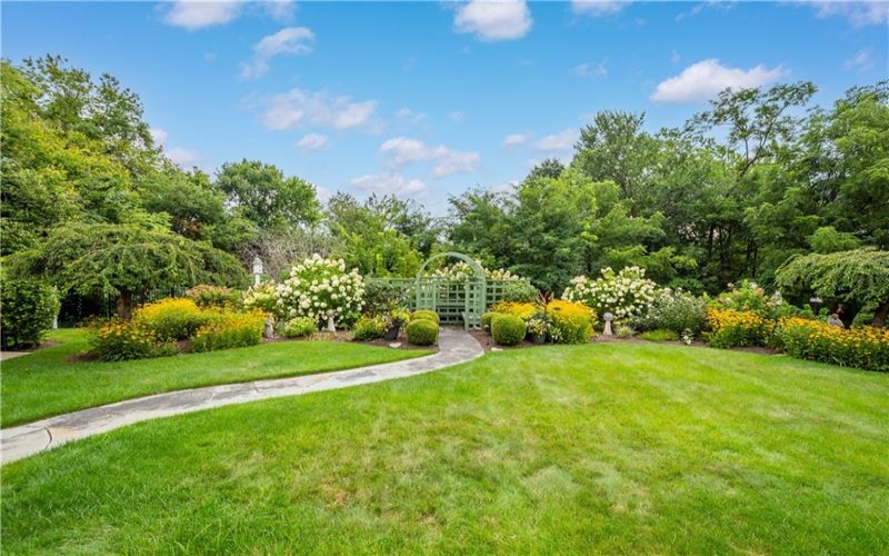 116 Sunrise Lane, Venetia, 15367, 4 Bedrooms Bedrooms, 14 Rooms Rooms,2.1 BathroomsBathrooms,Residential,For Sale,Sunrise Lane,1769163