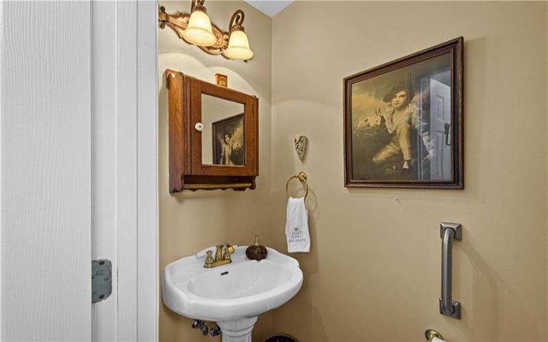 116 Sunrise Lane, Venetia, 15367, 4 Bedrooms Bedrooms, 14 Rooms Rooms,2.1 BathroomsBathrooms,Residential,For Sale,Sunrise Lane,1769163
