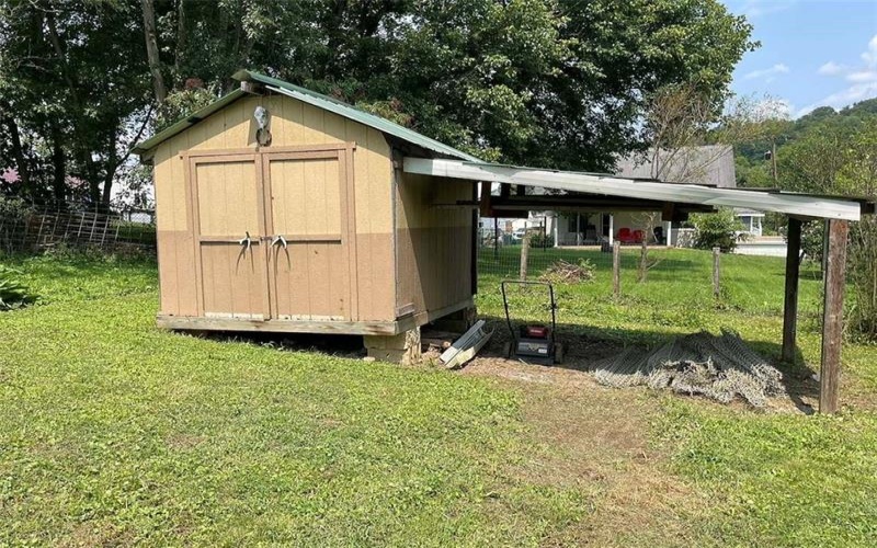 306 CLEAR STREET, Greensboro, 15338, 3 Bedroom Bedrooms, 6 Room Rooms,1 BathroomBathrooms,Residential,For Sale,CLEAR STREET,1769342