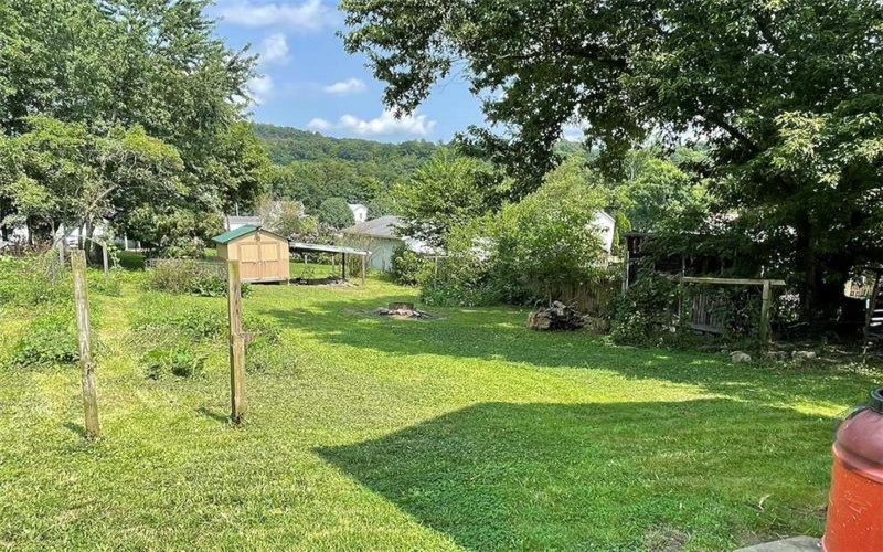 306 CLEAR STREET, Greensboro, 15338, 3 Bedroom Bedrooms, 6 Room Rooms,1 BathroomBathrooms,Residential,For Sale,CLEAR STREET,1769342