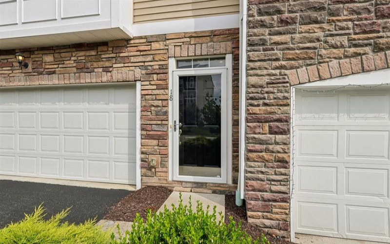 18 Remington DRIVE, Washington, 15301, 3 Bedrooms Bedrooms, ,2.1 BathroomsBathrooms,Residential,For Sale,Remington,1769472