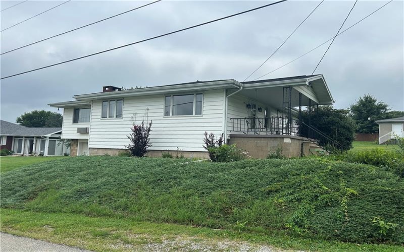 1416 Hawthorne St, Connellsville, 15425, 3 Bedrooms Bedrooms, 6 Rooms Rooms,1 BathroomBathrooms,Residential,For Sale,Hawthorne St,1769476