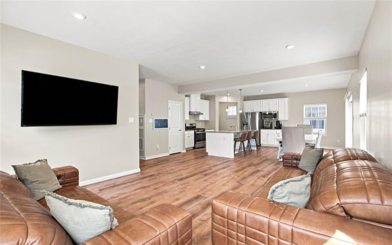 208 Regency Drive, Eighty Four, 15330, 4 Bedrooms Bedrooms, 11 Rooms Rooms,2.1 BathroomsBathrooms,Residential,For Sale,Regency Drive,1769515