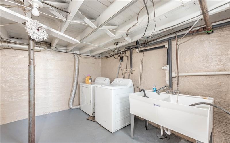 228 Second Street, Mather, 15346, 2 Bedroom Bedrooms, 6 Room Rooms,1 BathroomBathrooms,Residential,For Sale,Second Street,1769211