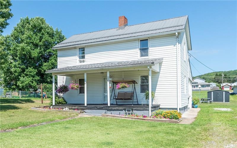 228 Second Street, Mather, 15346, 2 Bedroom Bedrooms, 6 Room Rooms,1 BathroomBathrooms,Residential,For Sale,Second Street,1769211