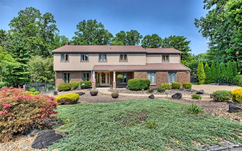 651 Buckingham DRIVE, Greensburg, 15601, 4 Bedroom Bedrooms, 9 Room Rooms,3.1 BathroomBathrooms,Residential,For Sale,Buckingham,1766657