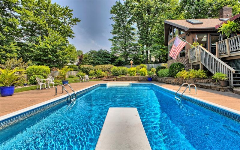 651 Buckingham DRIVE, Greensburg, 15601, 4 Bedroom Bedrooms, 9 Room Rooms,3.1 BathroomBathrooms,Residential,For Sale,Buckingham,1766657