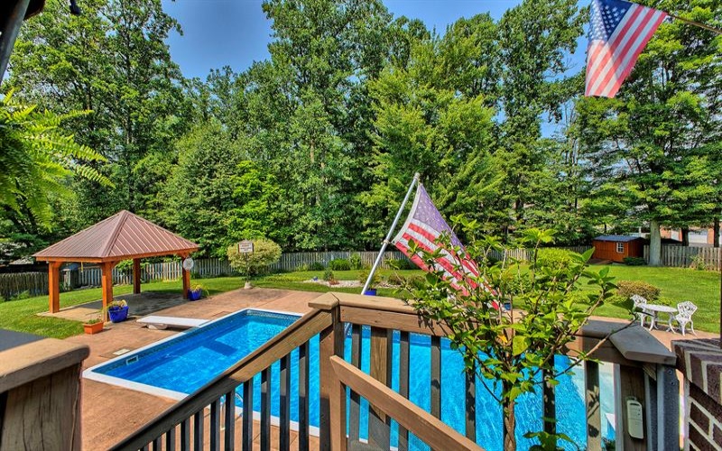 651 Buckingham DRIVE, Greensburg, 15601, 4 Bedroom Bedrooms, 9 Room Rooms,3.1 BathroomBathrooms,Residential,For Sale,Buckingham,1766657