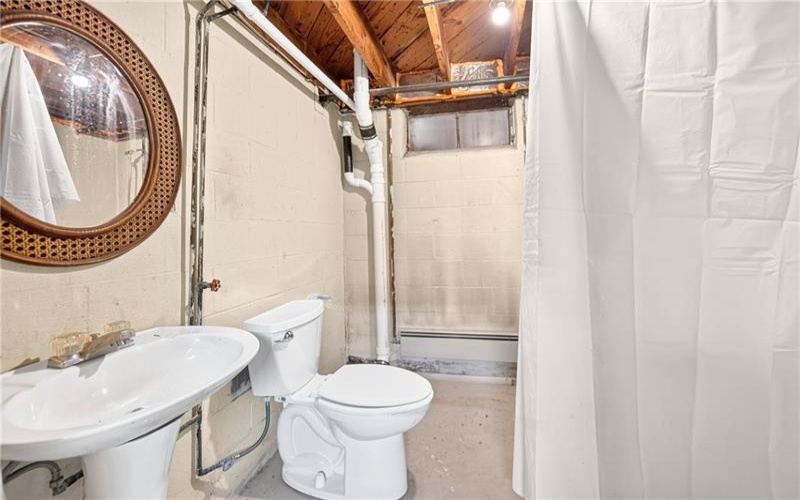 715 Locust Ln, Charleroi, 15022, 3 Bedrooms Bedrooms, 5 Rooms Rooms,1.1 BathroomsBathrooms,Residential,For Sale,Locust Ln,1769579