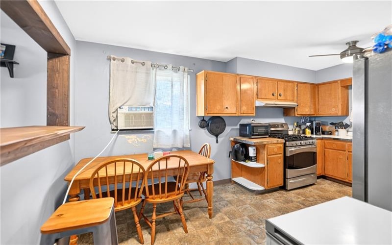 715 Locust Ln, Charleroi, 15022, 3 Bedrooms Bedrooms, 5 Rooms Rooms,1.1 BathroomsBathrooms,Residential,For Sale,Locust Ln,1769579