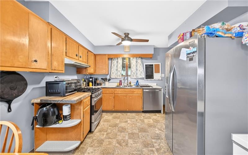 715 Locust Ln, Charleroi, 15022, 3 Bedrooms Bedrooms, 5 Rooms Rooms,1.1 BathroomsBathrooms,Residential,For Sale,Locust Ln,1769579